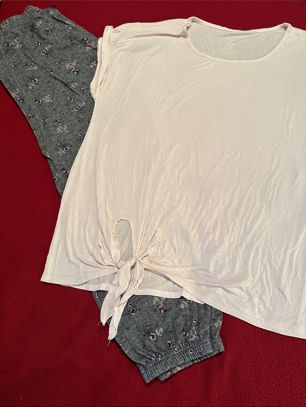Adore Me Pink Tie-Front Short Sleeve Pajama Top with Gray Floral Pants